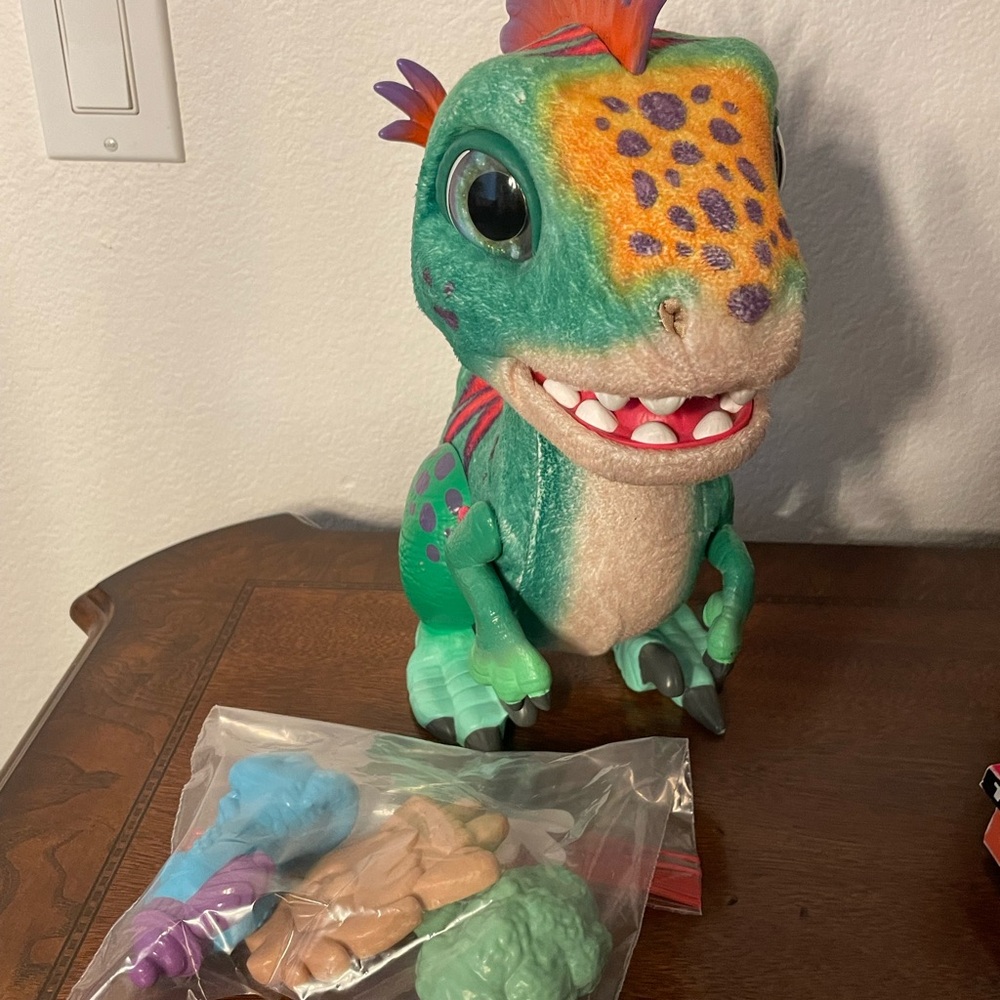 Fur Real Friends Munchkin T Rex Pet Toy Dinosaur Interactive